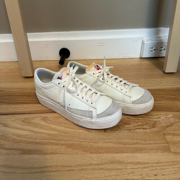 Nike Blazer Low Platform - Picture 2 of 7